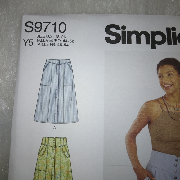 Simplicity S9710 Misses Button front skirts with pockets, 3 variations S… - Picture 2 of 5
